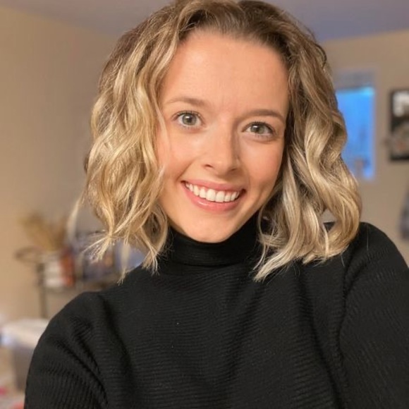 Meet your Posher, Michelle - Picture 3 of 11